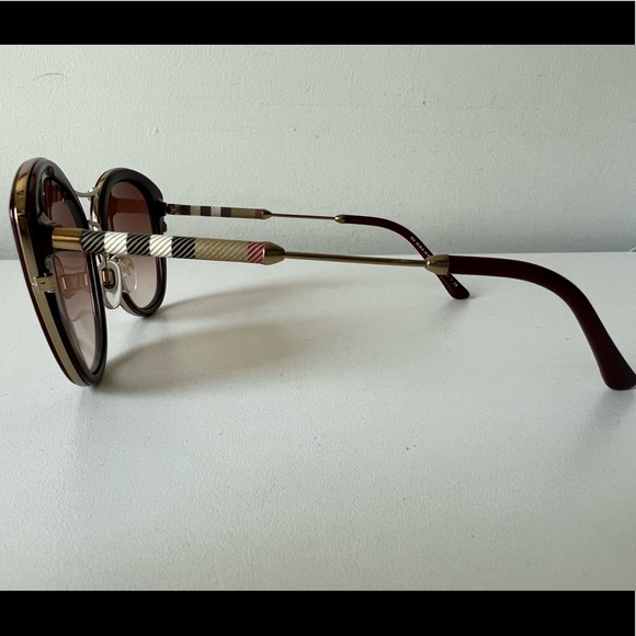 Burberry Check Detail Round Frame Sunglasses - Picture 12 of 14